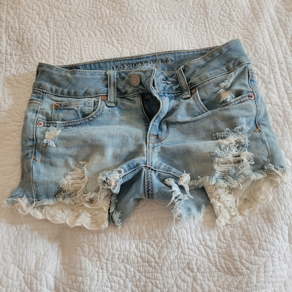 American Eagle Regular Rize Lace Shorts